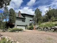 Quiet Luxury-Tall Pines-3 Bedroom-2.5acres-Sleeps 16-Swim & Fish 5mins to creek!