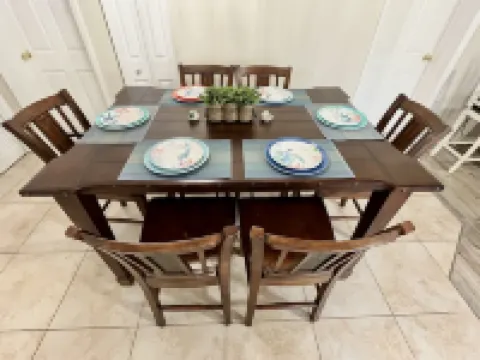 FREE Heated Pool, Weber Gas Grill, 3 miles to the beach!