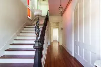 Large High End Historic Dtn Suite. 1 bed+sofabed