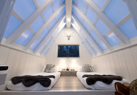 The Glo Haus @ Four Fillies Lodge