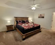 Family friendly cottage 5 minutes from the Parkway!