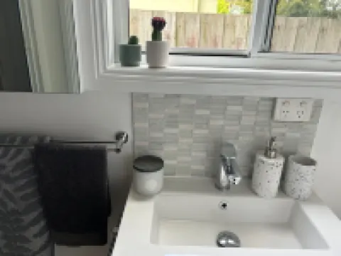 Tangara - A Stylish Newly Renovated Studio Apartment, close to the surf beach.