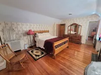 The Castle is back! 4 BR/3.5 BA,  Game Room! 1 mile from University of Toledo!