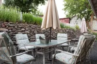 The Prairie Rose Guesthouse-  Strawberry Wilderness at your Doorstep Hotels in Grant County