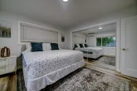 Bellingham Waterfront Retreat, Private Dock, Amazing Views - 4-Star