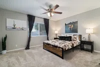 Your Home Away from Home: Pool, Games, Hot Tub, Mini-Golf, BBQ, Luxury Home Отели рядом с достопримечательностью «John D Riggs Stadium»