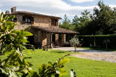Villa with private pool in beautiful surroundings in the Marche!