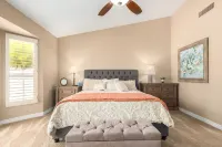 Foothills Sanctuary Hotels near South Mountain Park