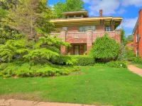 Downtown Carriage House Studio : Dream under Vaulted Ceilings โรงแรมใน