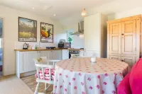 Charming Charlbury Cottage set in Idyllic garden