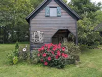 Historic Victorian Farmhouse near Great Smoky Mtns Nat Park