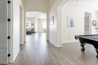 Walk to Festivals From a Modern Dream House Near La Quinta