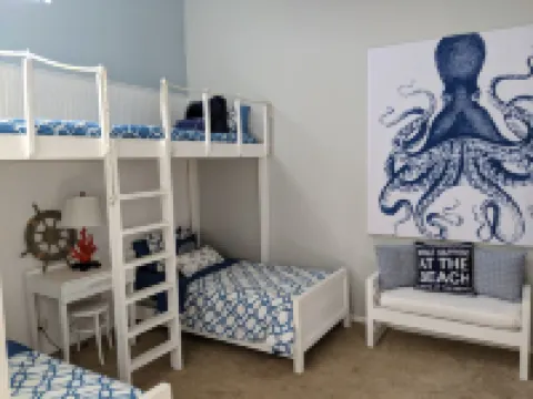 🌟LOCATION! Very Nice 2 BD 2BA Directly Across From Resort-Pool Grill Sleeps 6🏊