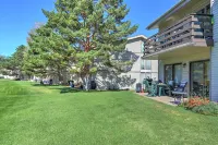 Condo Overlooking Pond w/ 2 Fly Fishing Badges, Golf, Tennis & 24 Mi. to Aspen!