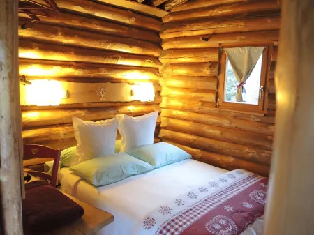 Meet with unusual… you will experience a change of scene! Private spa jacuzzi.