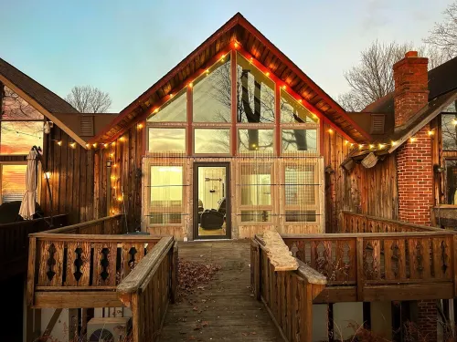 Cozy Indian Lake Chalet on Golf Course w/ Arcade Game Room. Close to flight 93