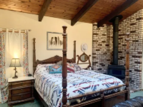 Large house Up in the Redwoods perfect for large families. Pet friendly. Hoteles en Fortuna