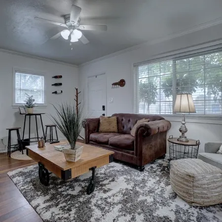 Cozy little cottage W/ private yard in town