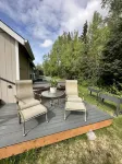 Mother in Law apartment overlooking landscaped yard and ponds, ADA ramp. Hotels near Flattop Mountain