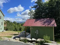 Sugarbush Tiny House/Cabin on 3.2 Acres at the base of Sugarbush-Mount Ellen Hotels in Fayston