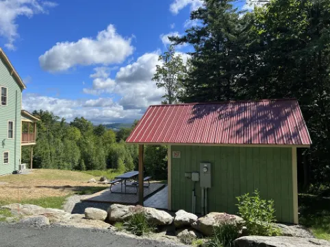 Sugarbush Tiny House/Cabin on 3.2 Acres at the base of Sugarbush-Mount Ellen