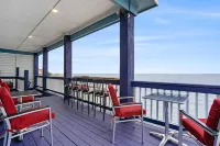 Amazing Waterfront Views of Kemah Boardwalk 3B3B Hotels in Seabrook