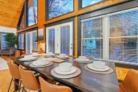 Pet-friendly serene cabin with air hockey and fire pit