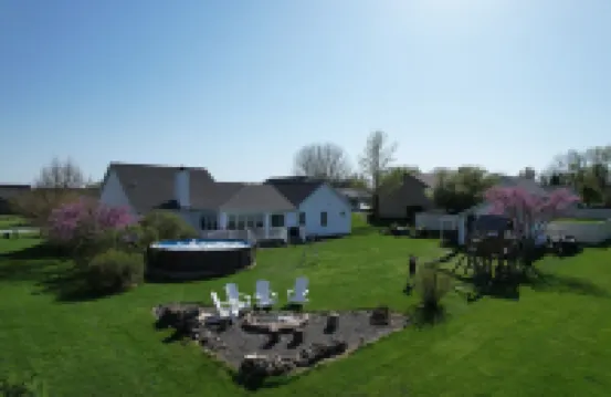 Great home to unwind 15 minutes from Champaign Urbana and University of Illinois