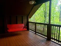 Cozy Studio Cabin In The Smokies. Close to Pigeon Forge + Wears Valley.