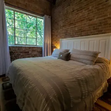 Incognito #3 : located 1 block from The Scotsman