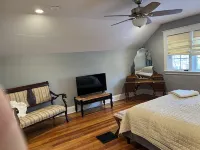 Historic home in the Village of Lewiston - short walk to dining, concerts, river Hotels in der Nähe von Fort Niagara State Park