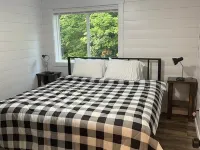 Hidden Hideway, fully furnished home perfect for family get aways! Hotels in Melrose Township