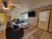 Tybee Pink House (Military & Veteran Discount)