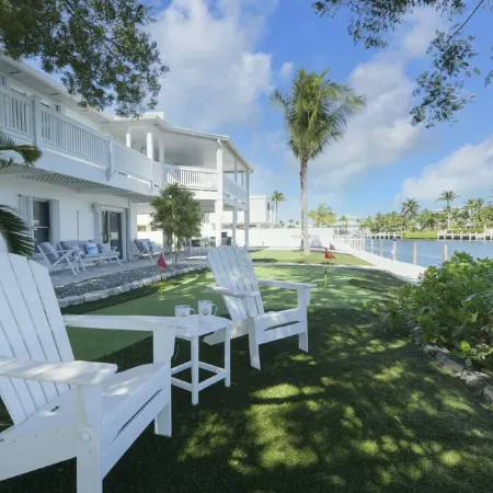 Waterfront Home, 200ft Dock, Gulf Access, Kayaks, Bicycles, Mini Golf, Game Room