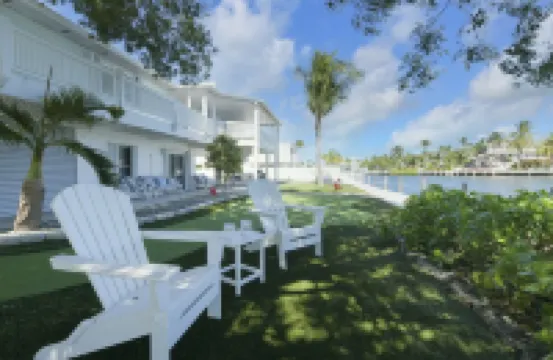 Waterfront Home, 200ft Dock, Gulf Access, Kayaks, Bicycles, Mini Golf, Game Room