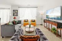 New Townhouse/3BD/2.5BA Hotels in Chino