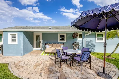 Hobe Sound Retreat - Bike 2 Beach - Brand NEW - Classic Palm Beach Coastal Decor