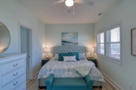 Beachfront! Hot Tub! Linens! Flexible Booking! Sleeps11! New Listing! Remodeled!