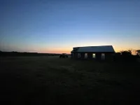 The 784 LodgeHyde County Outdoorsman Retreat