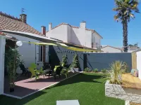 Very nice family home at the foot of the pedestrian street, adapted for disabled people.