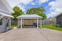 SAND AND OCEAN LOVERS VACATION VILLA "B"