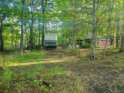Glamping in the woods, beautiful property one hour from NYC.