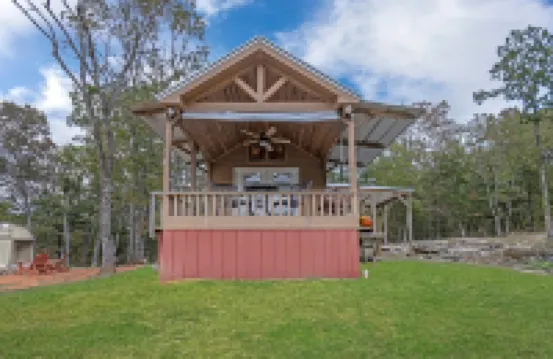 Cozy Tiny Cabin with a View!!