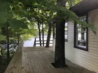 Charming Rose Lake beach house