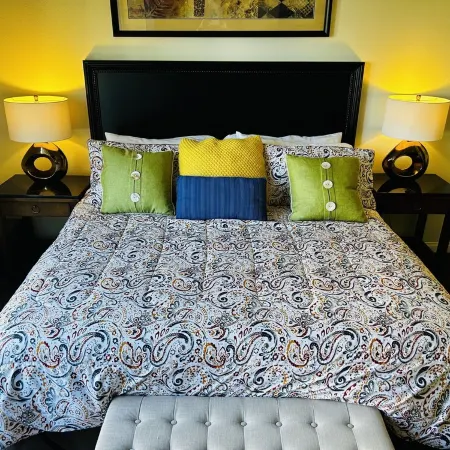 Beautiful Single Story Legacy Villas Townhome, Panoramic Mountain Views!