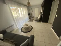 Apartment Downtown Sainte-Maxime Walking distance 생트 막심 호텔