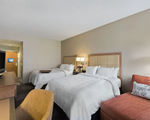Hampton Inn & Suites Phoenix/Scottsdale Hotels near Desert View