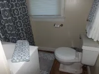 Little White Cottage-Country Setting In Town Just 5 minutes to The Ark Encounter