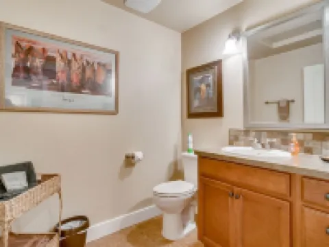 5 Star, 1 Level, Downtown, Quiet, Great View, Walk, Cozy, Pet Friendly, Enjoy! Hotels in Sisters