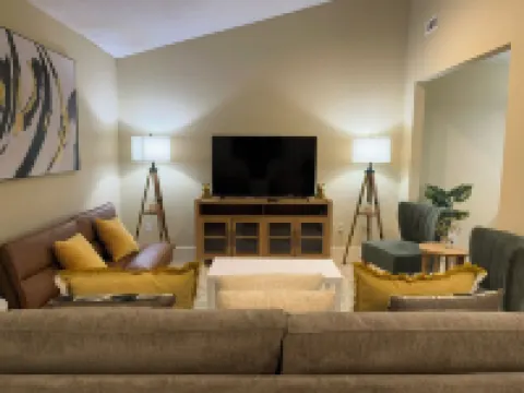 Family-Friendly 3Br Retreat · Free Parking · Quiet & Safe Area